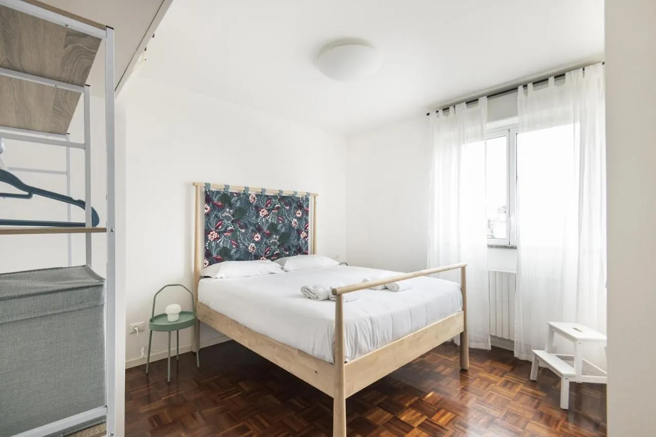 Ferienwohnung Easylife - Accogliente Dimora Con Balcone Mailand