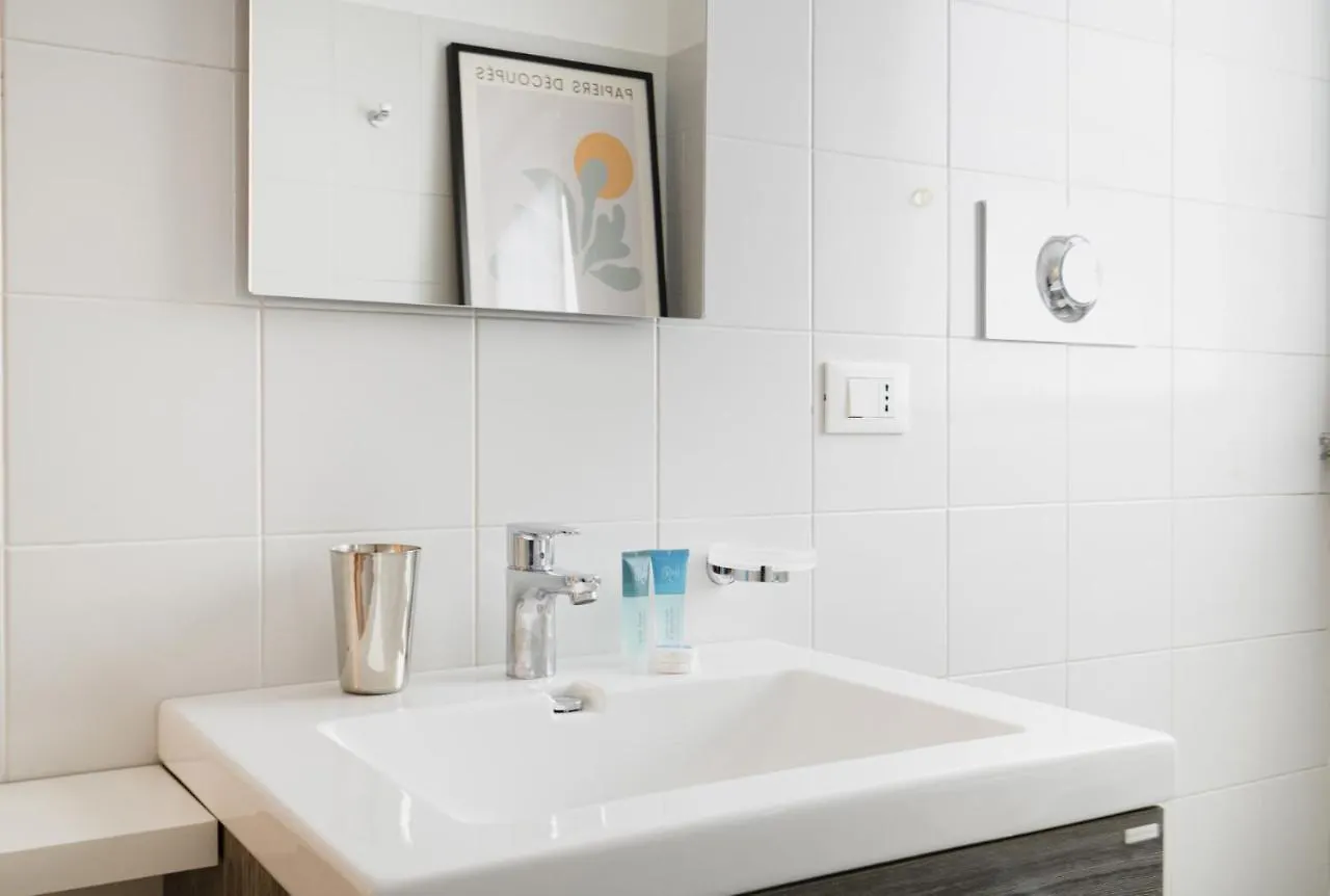 Apartment Ferienwohnung Easylife - Accogliente Dimora Con Balcone Mailand Italien